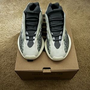 adidas Yeezy 700 V3 Fade Salt